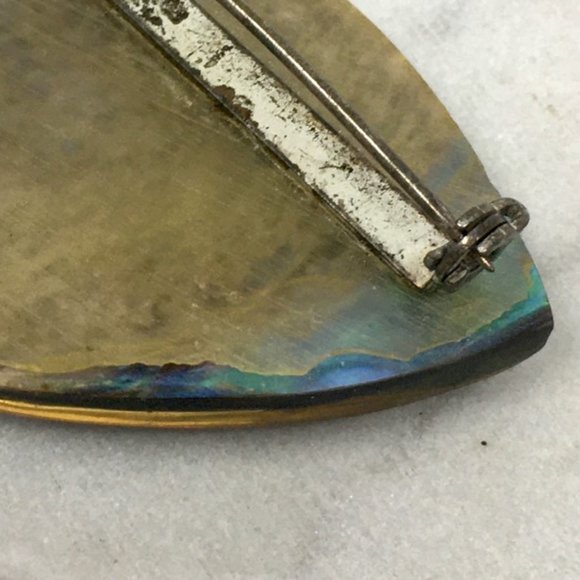 Vintage Triangular Abalone Shell Resin Coated Pin Brooch - Picture 13 of 13